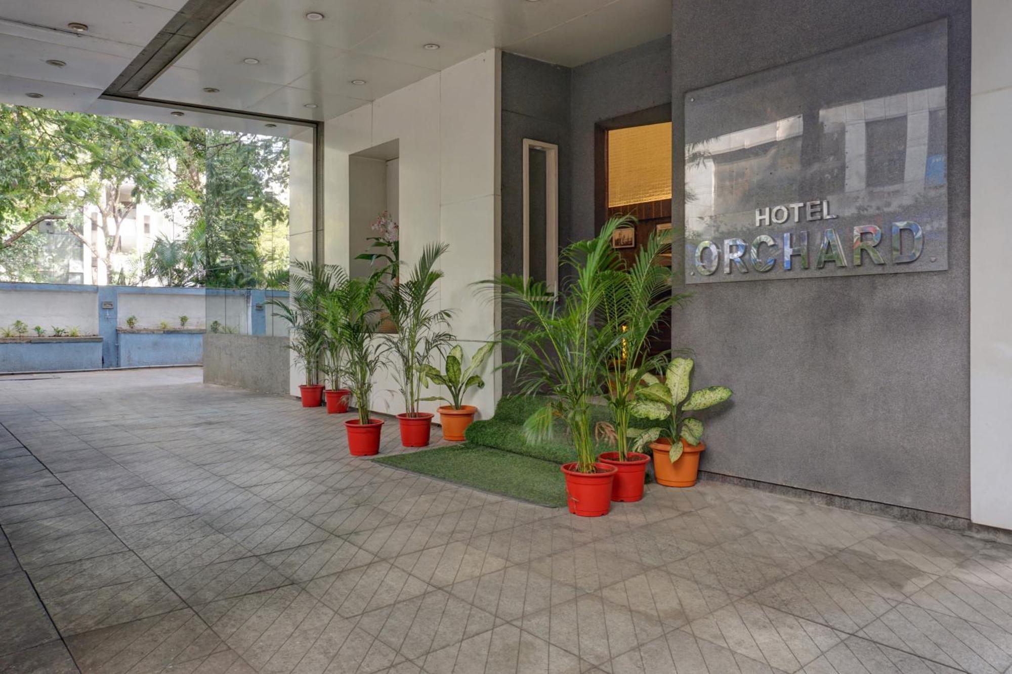 Townhouse Oak Orchard Hotel Pune Bagian luar foto