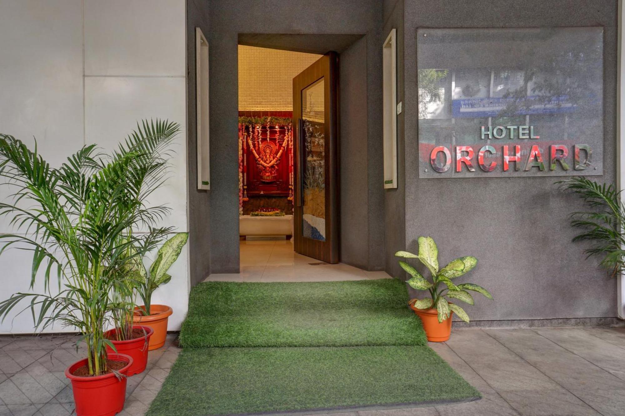Townhouse Oak Orchard Hotel Pune Bagian luar foto